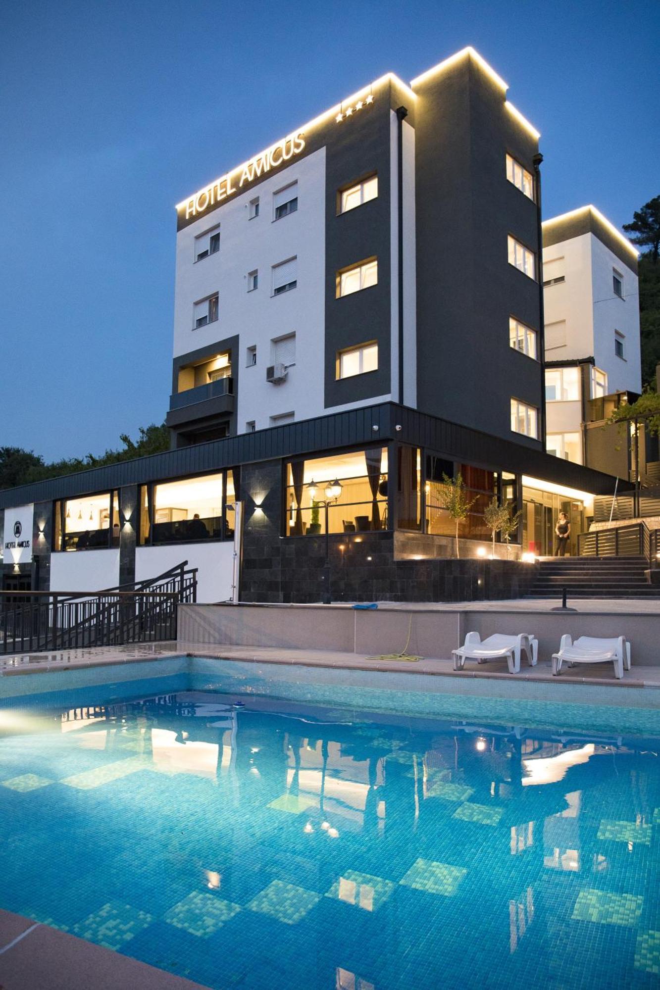 Hotel Amicus 莫斯塔尔 外观 照片